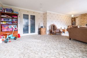 Lounge/diner- click for photo gallery